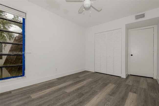 Building Photo - 1501 NW 90th Way