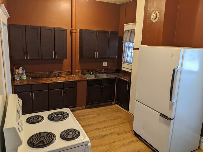 Kitchen - 413 s broadway st