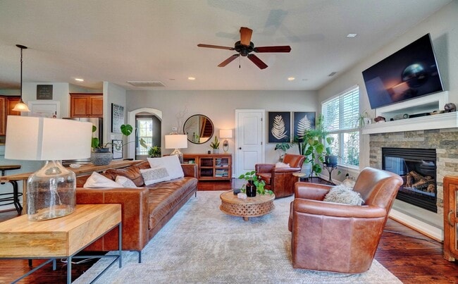 Building Photo - Sherwood Lakes
