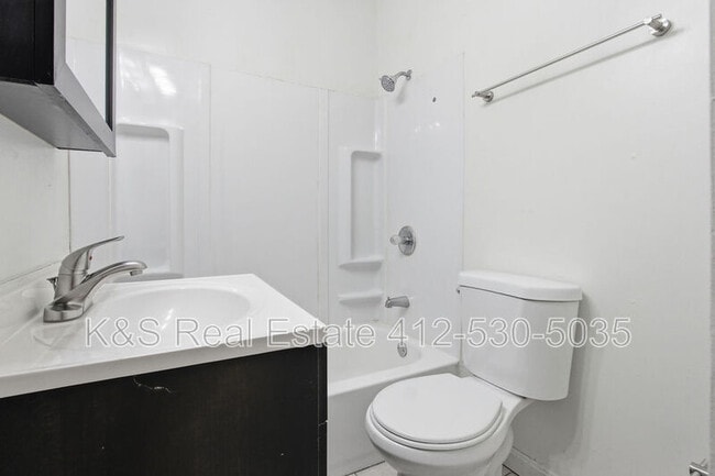 Building Photo - 545 Sixth Street - 2