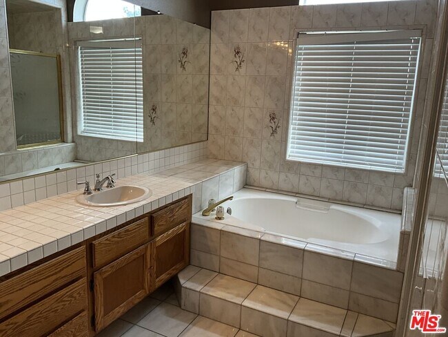 Building Photo - 8087 Tuscany St