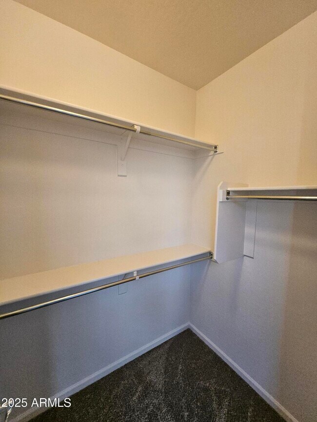 Building Photo - 2065 E Hulet Dr