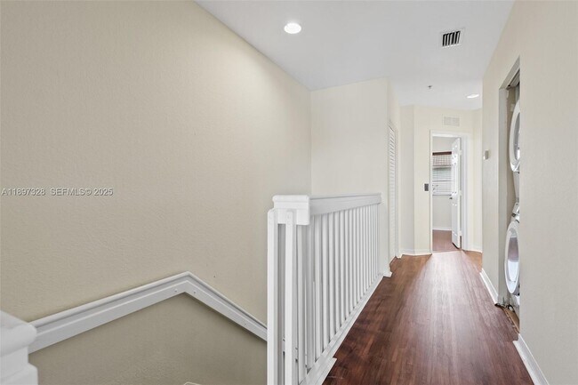 Building Photo - 12421 SW 50th Ct