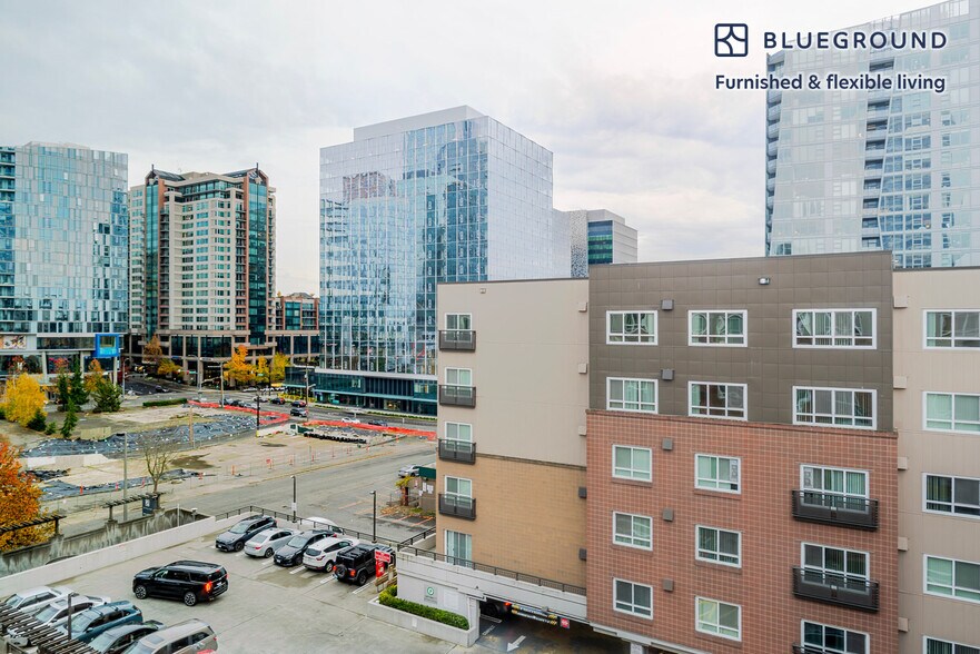 Building Photo - 362 Bellevue Way NE