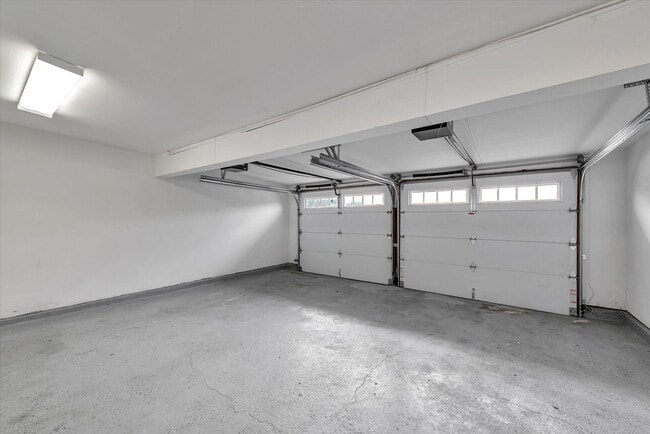 Building Photo - Modern Elegance & Effortless Style l 4BR Santa Clara Home