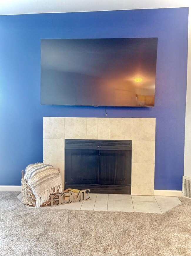 Building Photo - 13085 W Cedar Dr