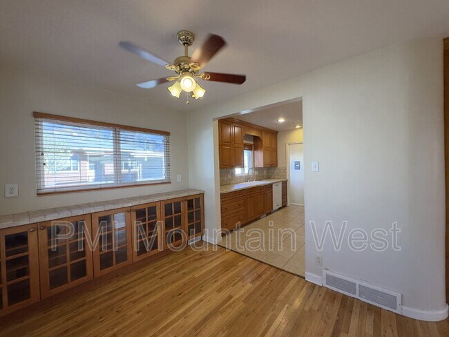 Building Photo - 1878 E Stratford Ave