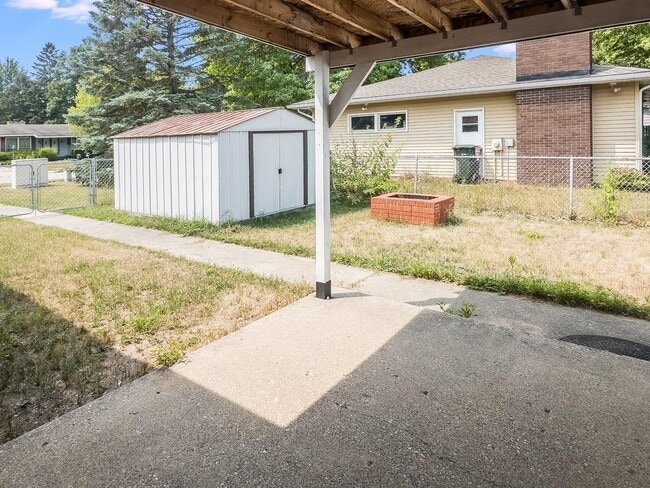 Building Photo - 4281 Wilson Ave SW