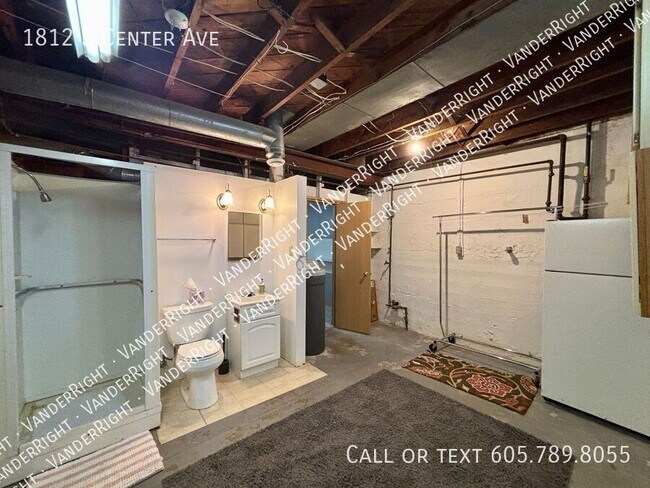 Building Photo - 1812 S Center Ave