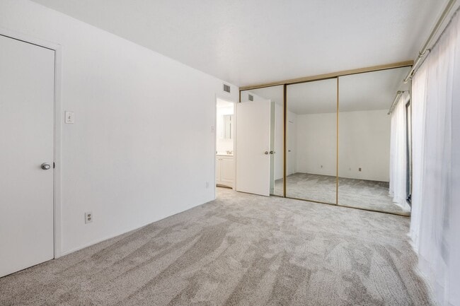 Building Photo - 4535 N. O'Connor-1217