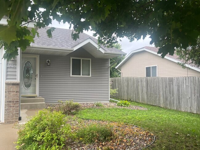 Building Photo - 4248 Red Hawk Dr SE