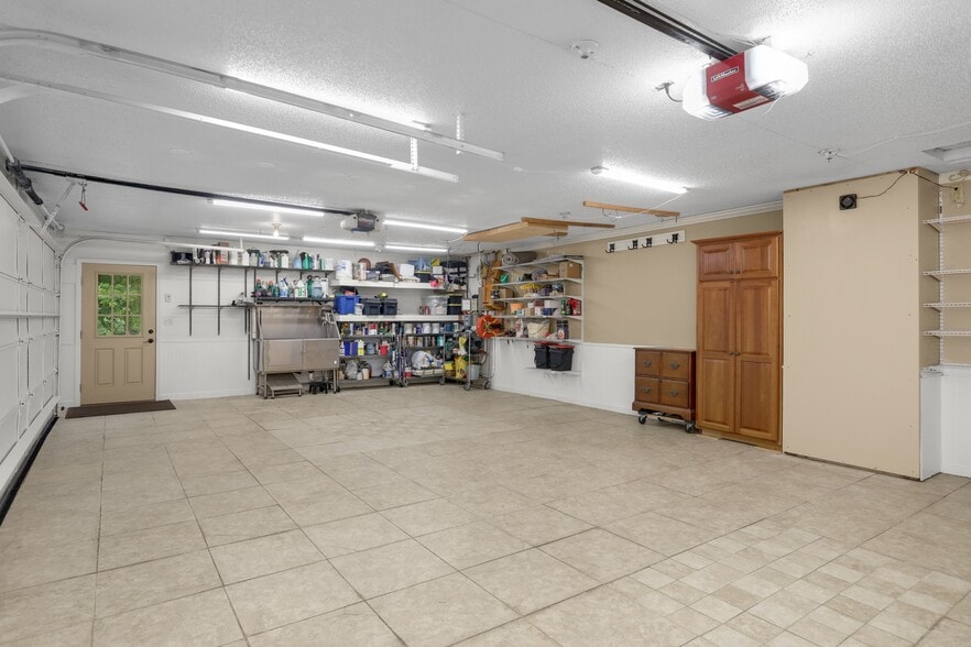 Heated 3 car garage - 19 Point Rd