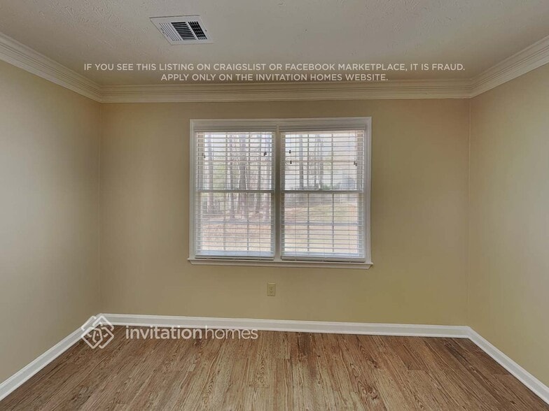 Building Photo - 921 David Dr