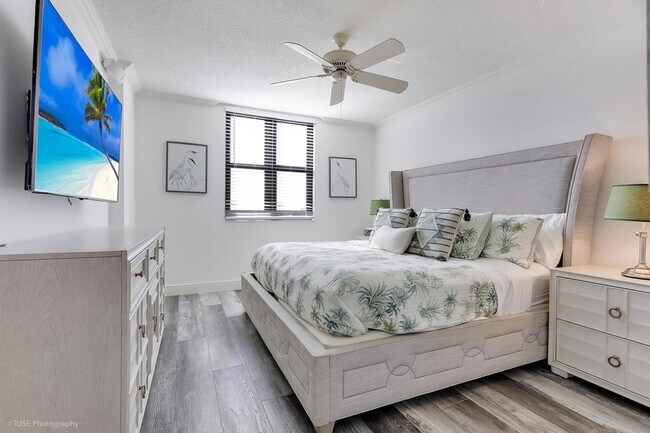 Building Photo - 651 Okeechobee Blvd