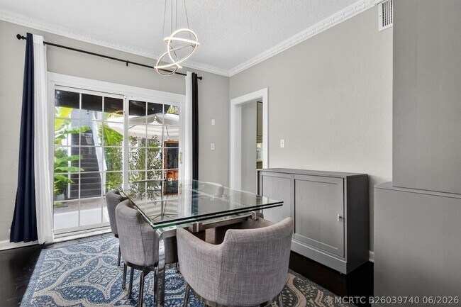 Building Photo - 412 El Prado