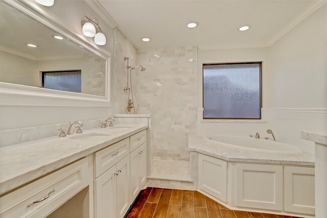 Building Photo - 5438 Briarbend Dr