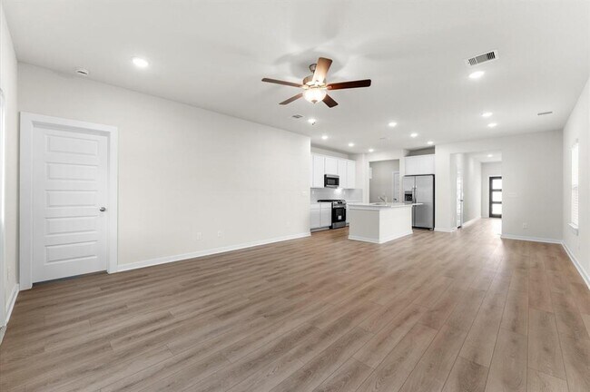 Building Photo - 8627 Blueberry Ash St