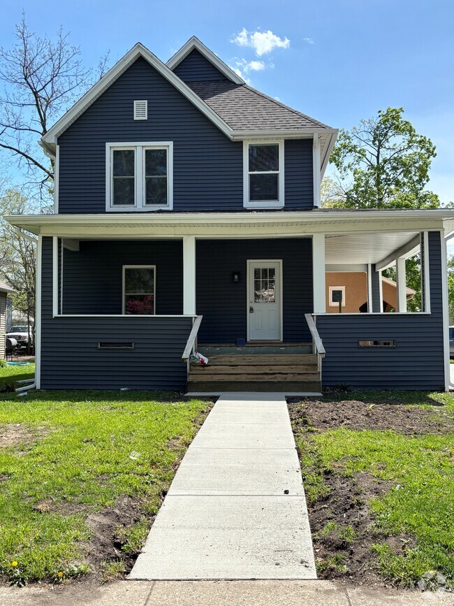 Building Photo - 713 W Illinois St