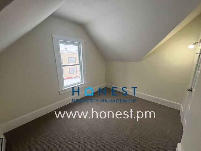 Building Photo - 101 Sabattus St