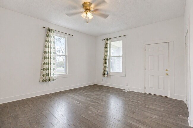 Building Photo - 2954 Central Pkwy