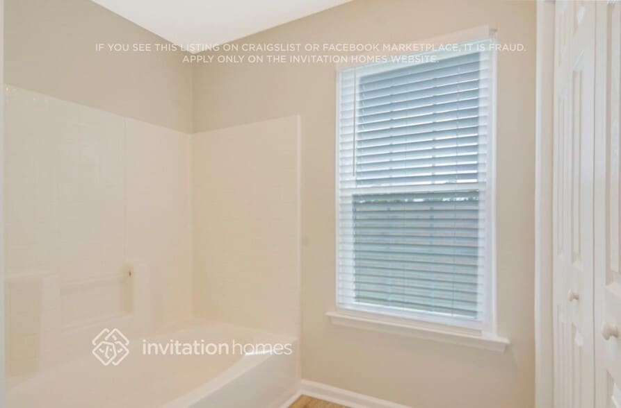 Building Photo - 4921 Silverdene St