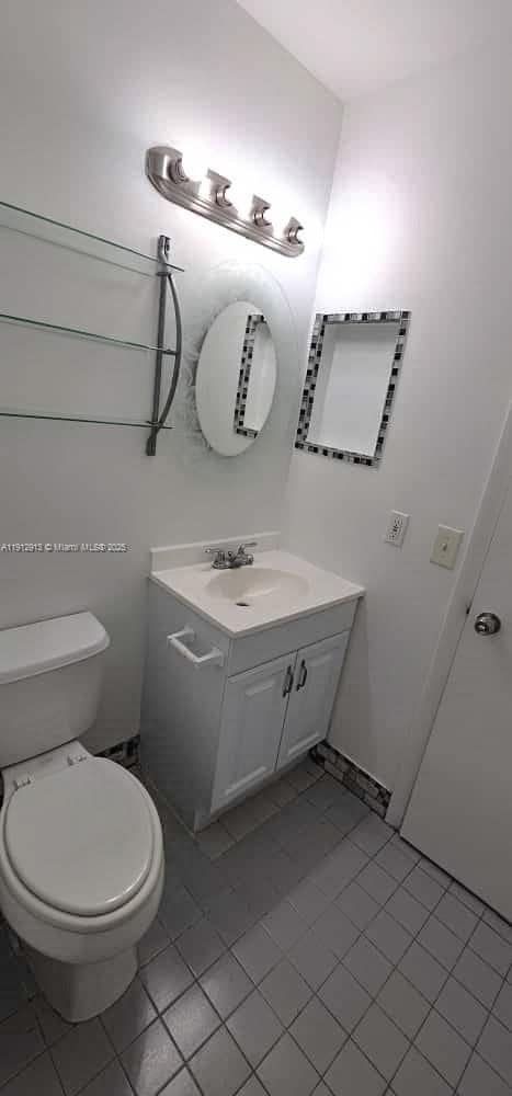 Building Photo - 1080 N Franklin Ave