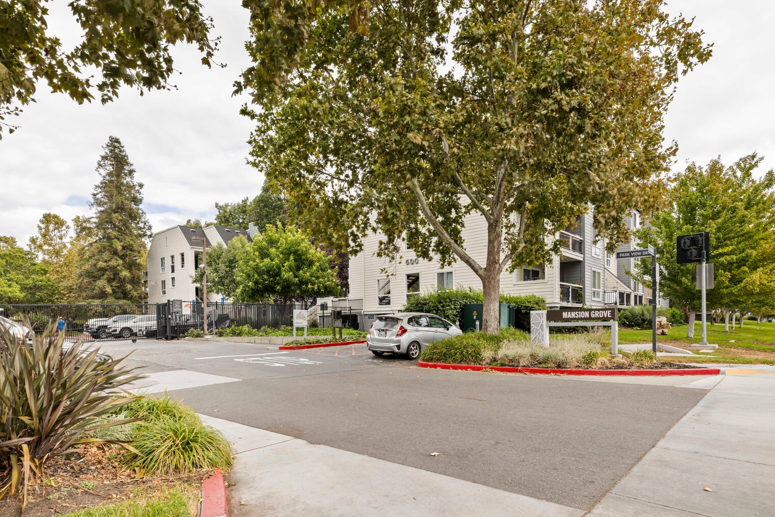 Building Photo - 590 Mill Creek Ln