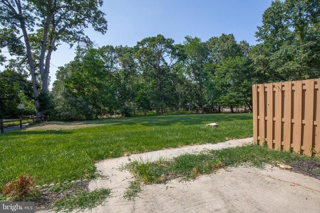 Building Photo - 115 Old Bridge Rd