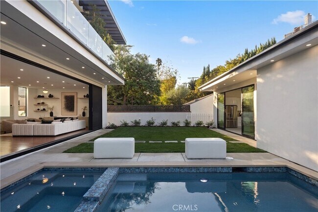 Building Photo - 14519 Greenleaf St