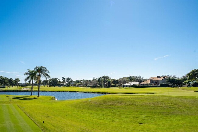 Building Photo - 4848 NE 23rd Ave