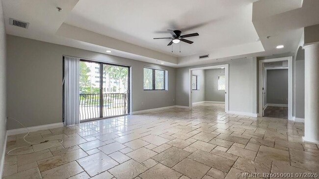 Building Photo - 4241 N Ocean Dr