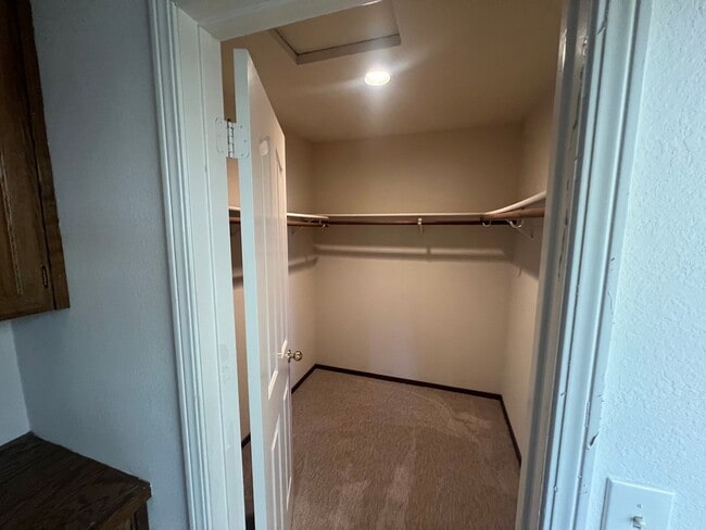 Building Photo - Spacious 3 bed 2.5 bath home in Mountain View. Must see!