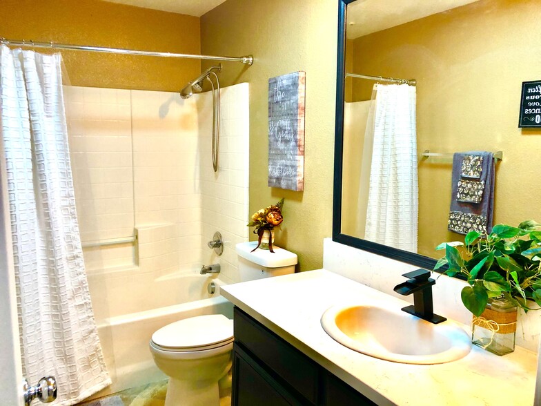 Building Photo - 8713 Tribeca Cir