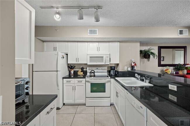 Building Photo - 1835 Florida Club Cir
