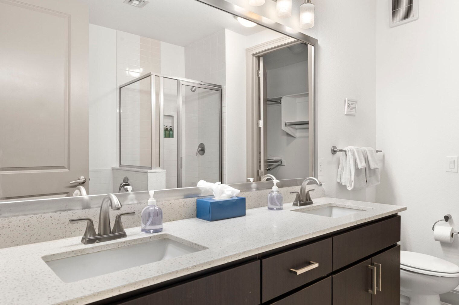 Building Photo - 555 N College Ave