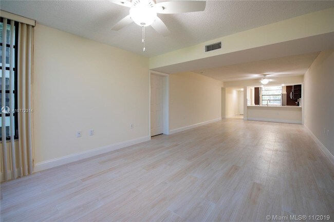 Building Photo - 1713 Whitehall Dr