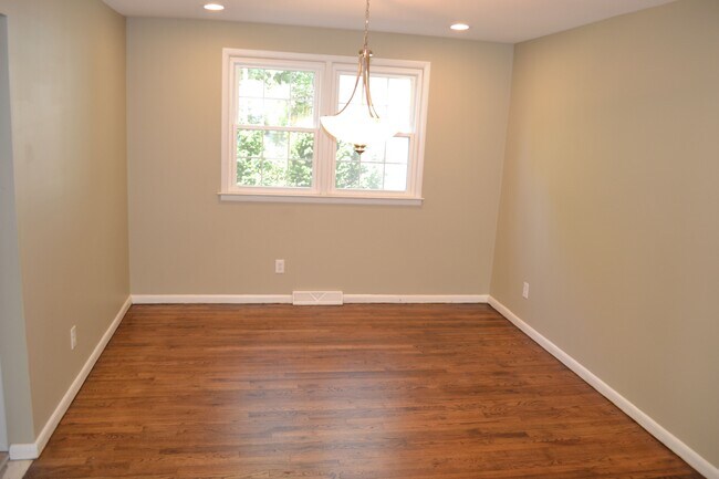 Building Photo - 122 Seaside Ave