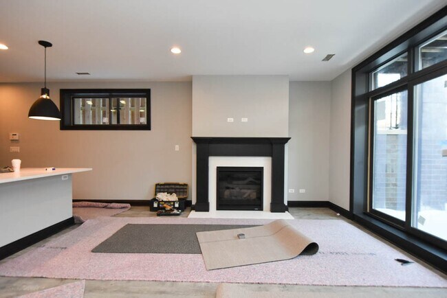 Building Photo - 4324 N Ashland Ave