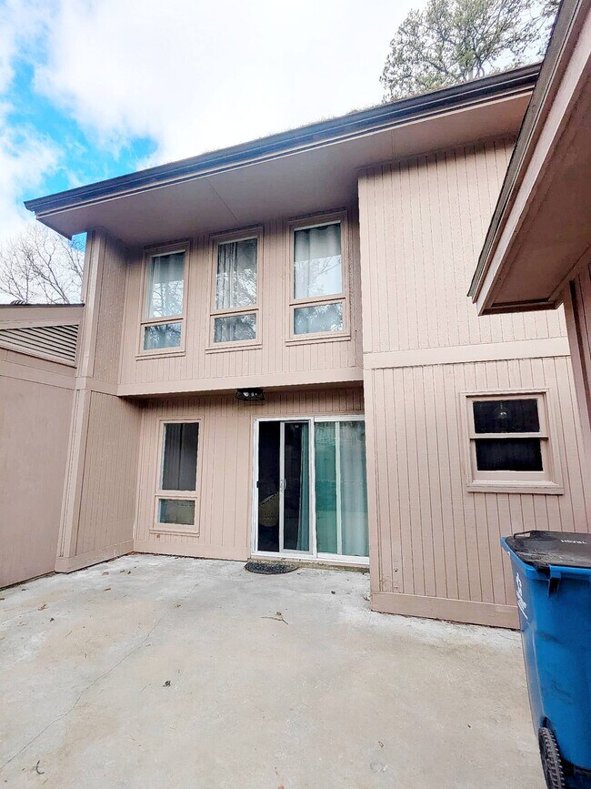 Building Photo - 9 Mellor Ln