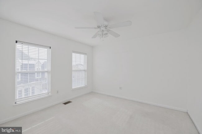 Building Photo - 5108 English Terrace