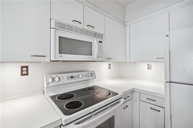 Building Photo - 2870 Pharr Ct S Northwest