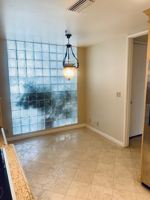 Building Photo - 2142 Century Park Ln