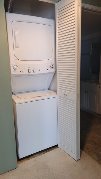 Building Photo - 801 South St