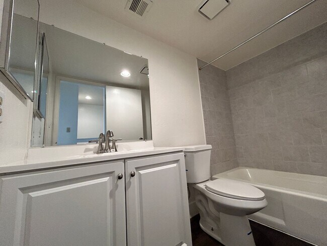 Building Photo - 1702 E Ocotillo Rd