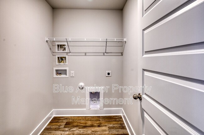 Building Photo - 111 S Grassland Rd