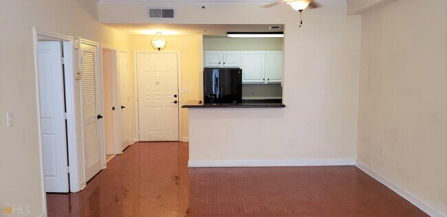 Building Photo - 1101 Juniper St NE