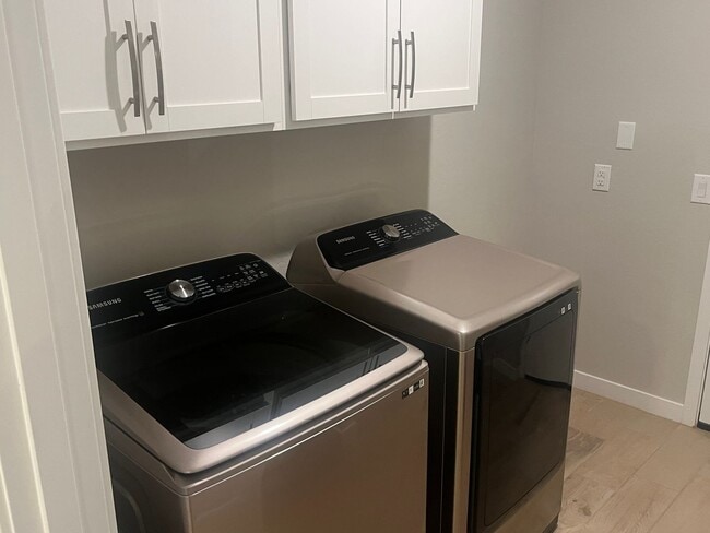 Building Photo - 17295 W Valentine St