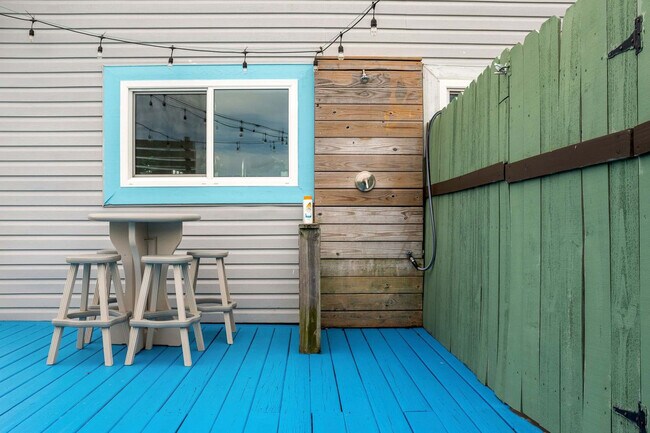 Building Photo - 4431 Luke Ave