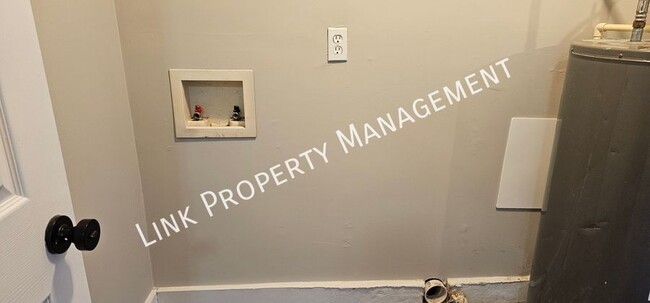 Building Photo - 2310 N Chamberlain Ave