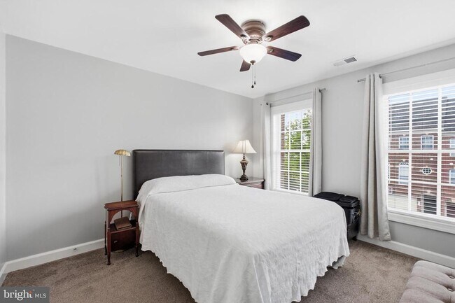 Building Photo - 8439 Kirby Lionsdale Dr